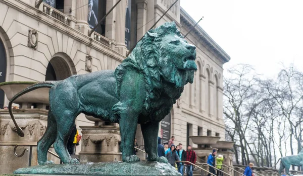 Chicago lion statue