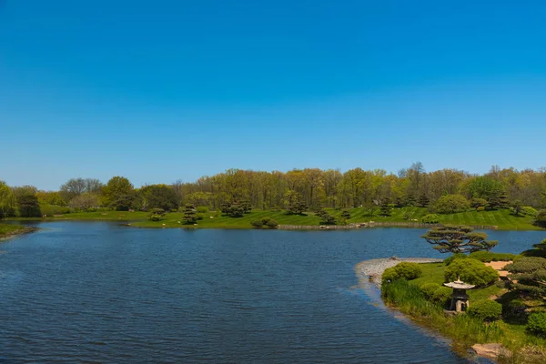 Hermoso lago en un jardín botánico en Chicago — Foto de Stock