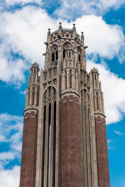 Gran edificio de piedra en el área de Chicago — Foto de Stock