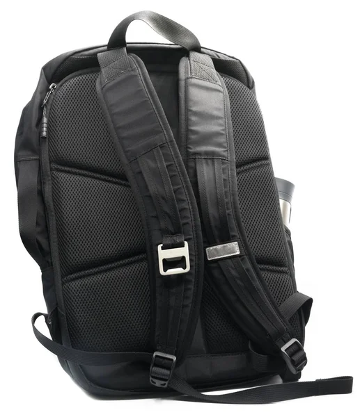 Черный рюкзак с термосом на белом фоне — стоковое фото
