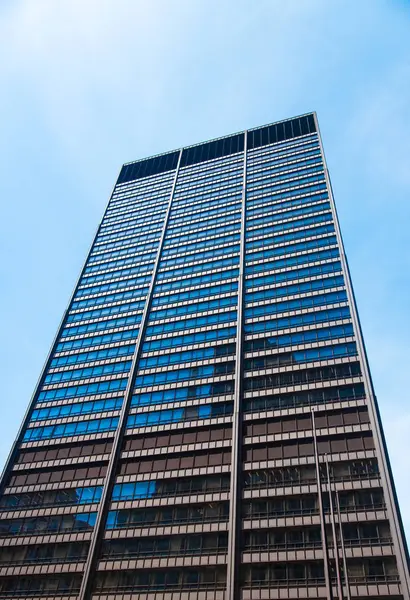 Grandes rascacielos en las calles del centro de Chicago — Foto de Stock