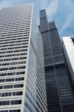 Chicago Downtown bir sokakta büyük bina