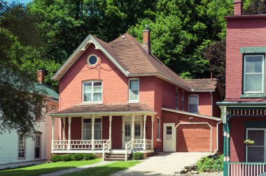 Galena, Illinois bir sokakta eski bina