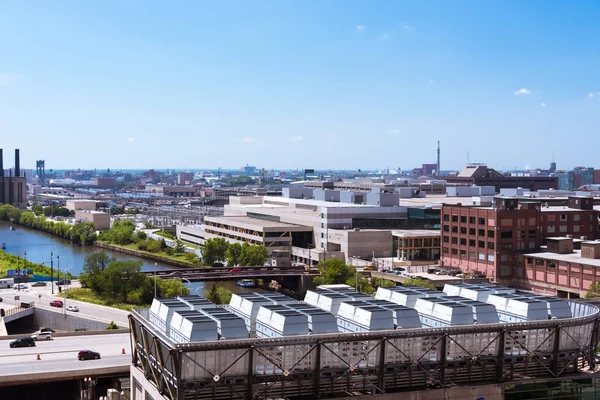 Chicago landschap uitzicht vanaf het dak van een gebouw — Stockfoto