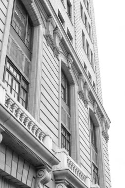 Bir Chicago Downtown - siyah ve beyaz bina şehir