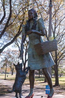 Dorothy ve Toto bronz heykel Park