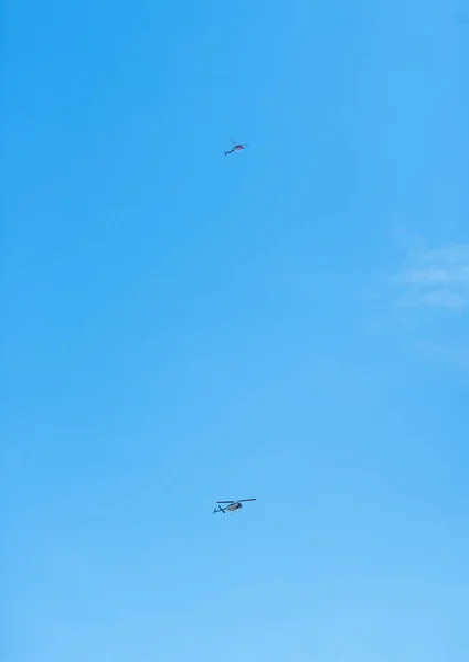 Big Helicopter Flies Blue Sky — Stock Photo, Image