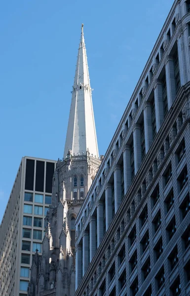 Stor Byggnad Chicago Downtown Från Gata — Stockfoto