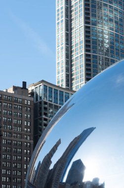 Büyük Chicago Downtown Cloud Gate (cam ayna Chicago fasulye yansıtan yapı)