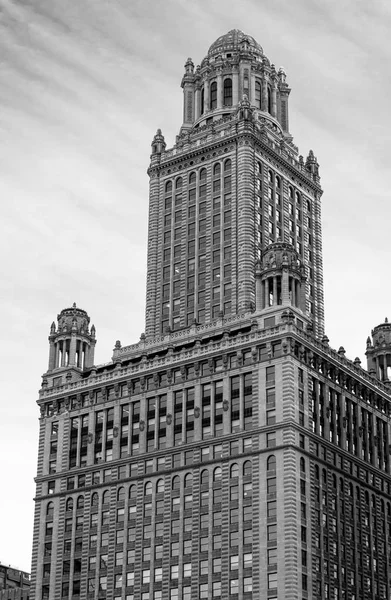 Gran Edificio Chicago Vista Del Centro Desde Una Calle — Foto de Stock