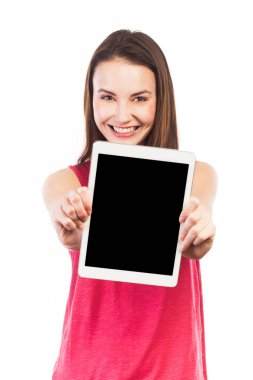 Pozitif esmer bir dijital tablet görüntüleme