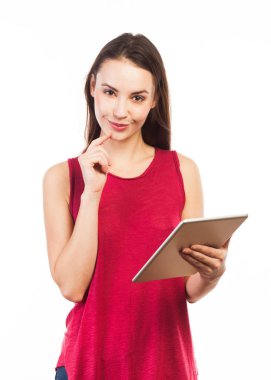 Dijital tablet tutan kadın