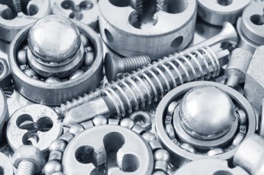 Metal fındık, cıvata ve vida