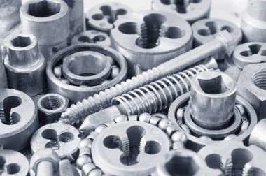 Metal fındık, cıvata ve vida