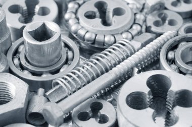 Metal fındık, cıvata ve vida