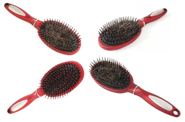 Peine conjunto cepillo con cabello perdido, aislado sobre fondo blanco. Problema de pérdida de cabello —  Fotos de Stock