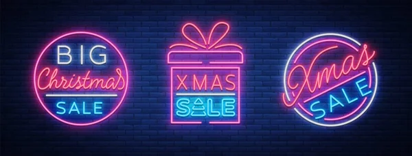 Christmas sale discounts, a set of cards in neon-style. Collection of Neon signs, bright poster, luminous night advertising of Christmas sales. Vector illustration — Stock Vector