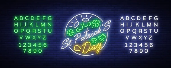 O Dia de São Patricks é um sinal de néon. Símbolo, logotipo com cerveja, banner de néon, design brilhante no estilo neon, ilustração festiva para cartão de saudação, panfleto, festa. Ilustração vetorial. Edição de texto sinal de néon —  Vetores de Stock