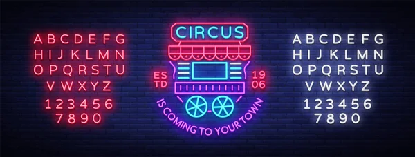 Zirkus-Truck-Logo im Neon-Stil. Designvorlage mit Anhängern. Leuchtreklame, Lichtbanner, Designelement, helle Nachtwerbung. auf Rädern sitzend. Vektorillustration. Bearbeiten von Text Leuchtreklame — Stockvektor