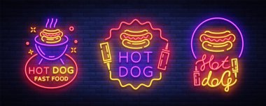 Hot dog koleksiyonu neon işaret vektör. Logolar sosisli sandviç ayarla neon tarzı tasarım şablonu, gece neon amblem, afiş, parlak tabela, fast food kafe, Restoran, snack bar, bar için reklam gece