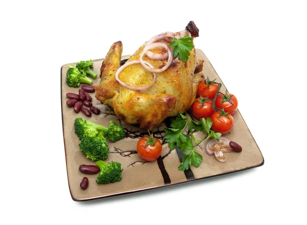 Ψητό κοτόπουλο με λαχανικά που απομονώνονται σε λευκό φόντο clo — Φωτογραφία Αρχείου