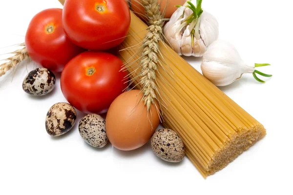 Různé potraviny izolovaných na bílém pozadí. — Stock fotografie