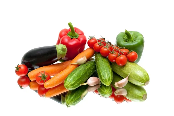 Verse groenten op een witte achtergrond — Stockfoto