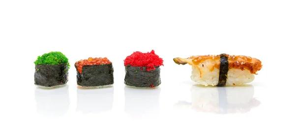 Japansk sushi på en vit bakgrund — Stockfoto