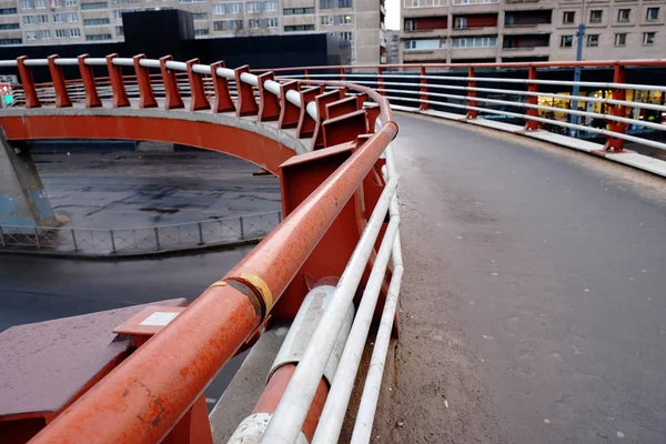 Modern pedestrian bridge — Stock Photo, Image