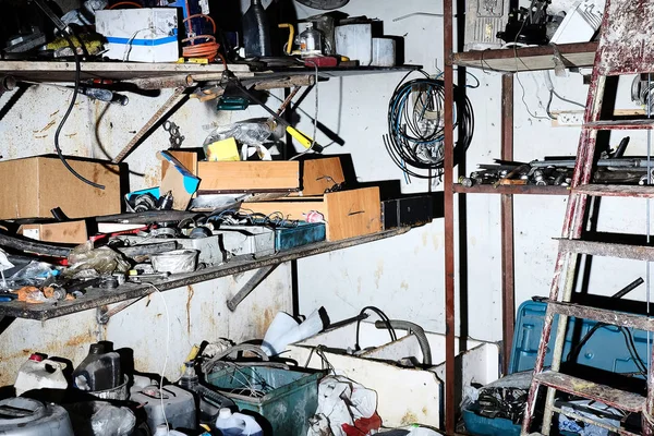 Werkzeugmacher in der Fabrik — Stockfoto