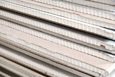 Alçıpan yığını