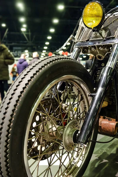 Переднє колесо мотоцикла — стокове фото