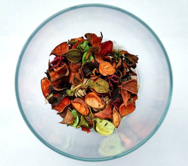 kurutulmuş çiçek yaprakları