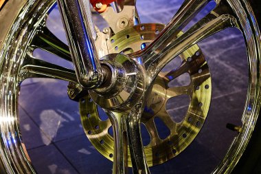 Motosiklet ön tekerlek