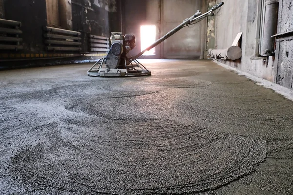 dökülen beton levha