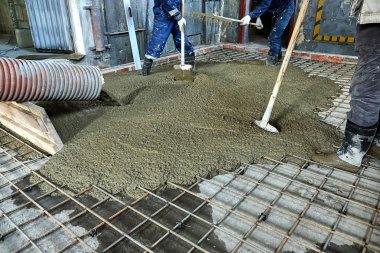 dökülen beton levha