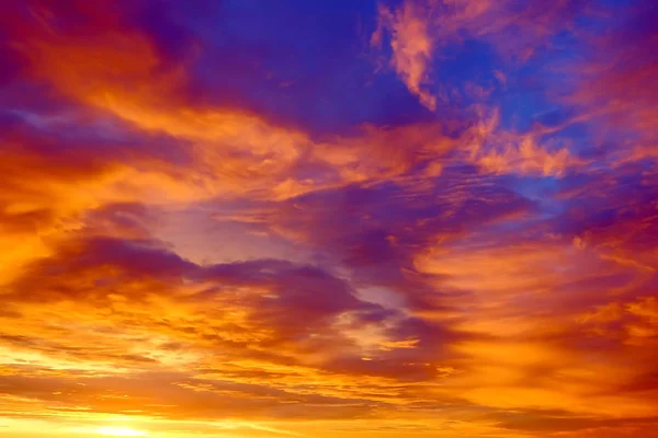 Cielo escénico al atardecer — Foto de Stock