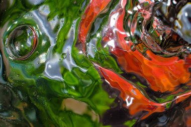 Su damlalarından gelen renkli arkaplan