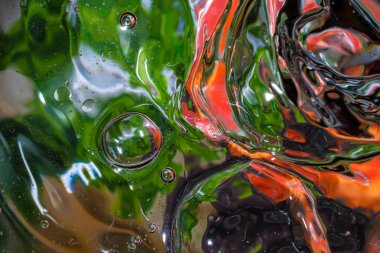 Su damlalarından gelen renkli arkaplan