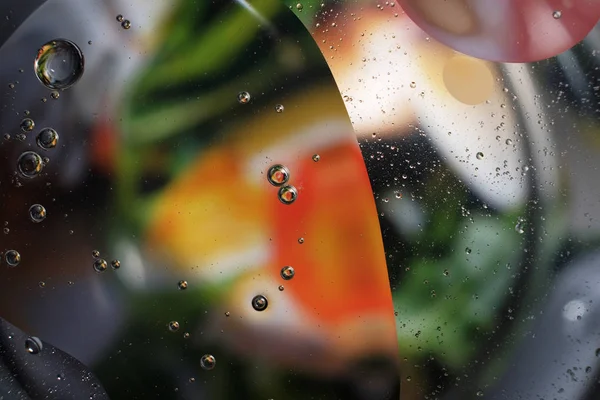 Su damlalarından gelen renkli arkaplan