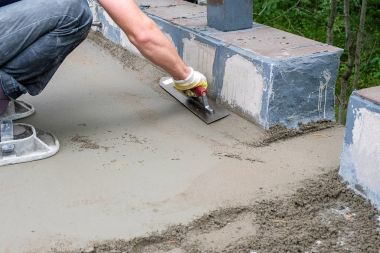 dökülen beton levha