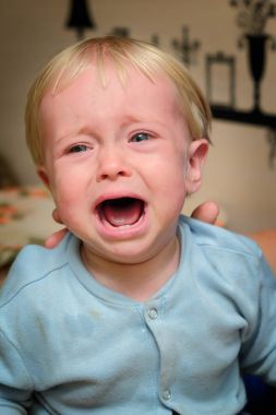 huysuz bebek ağlıyor