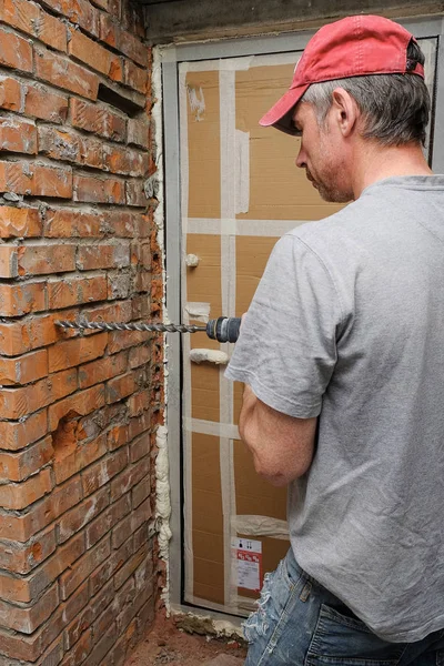 Oluşturucu bir çekiç ile