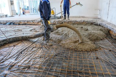 dökülen beton levha