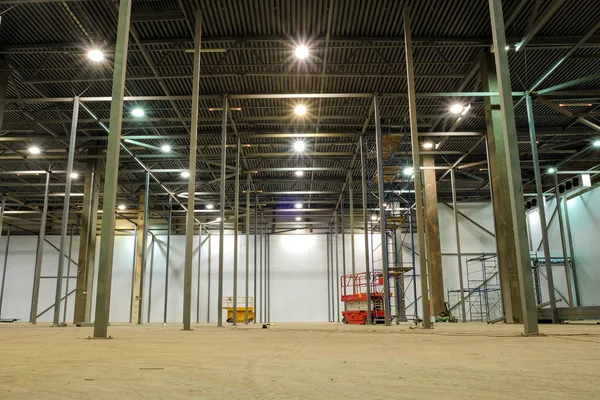 Fabrika içinde boş Dükkanı