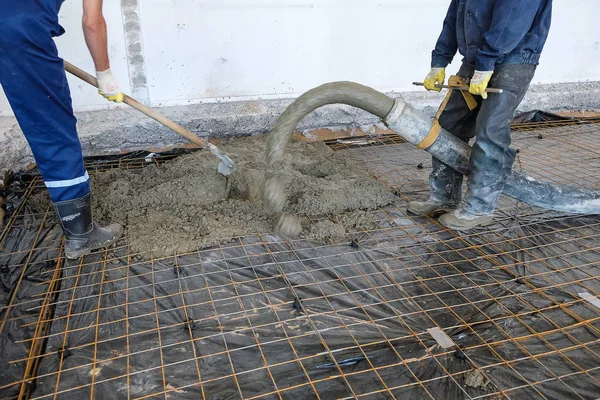 Menuang lempengan beton — Stok Foto