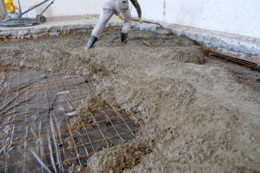 dökülen beton levha