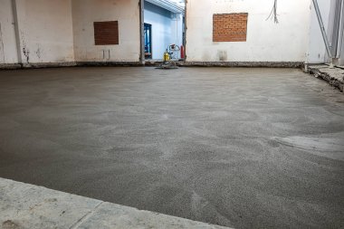 dökülen beton levha