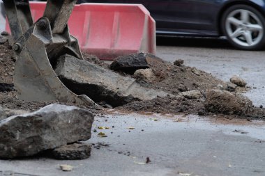 tarak yol asfalt kaldırır