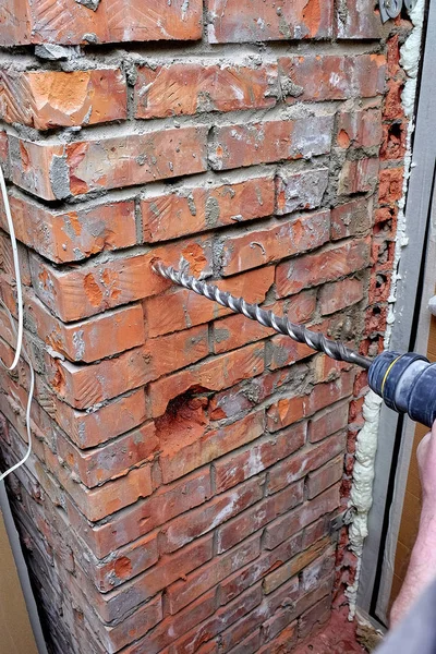 Builder with a hammer — Stock Photo, Image